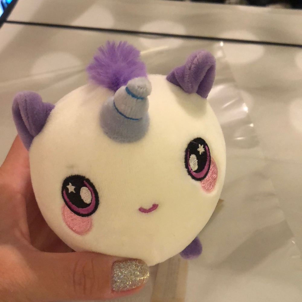 ❤️❤️Free with $20 Purchase. Small spot❤️❤️